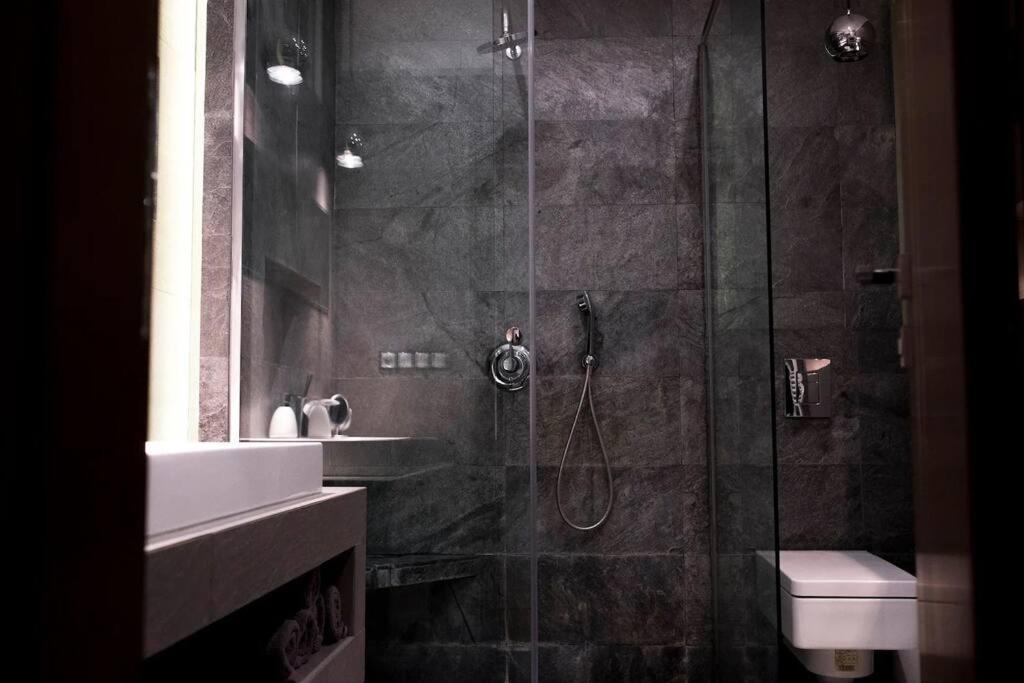 Evergreen - Old Town Spacious Stylish Apartment With Ac And One And A Half Bath, Baby & Kid- Friendly Pressburg Exterior foto