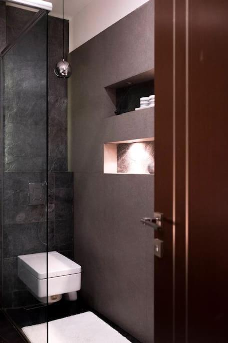 Evergreen - Old Town Spacious Stylish Apartment With Ac And One And A Half Bath, Baby & Kid- Friendly Pressburg Exterior foto